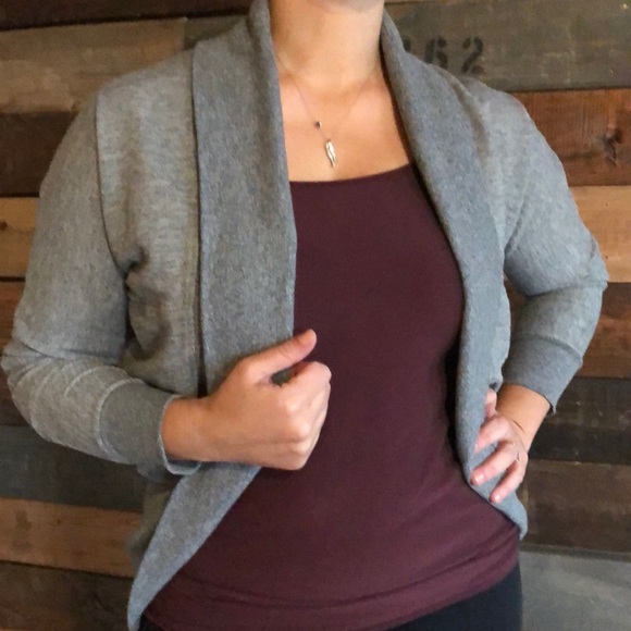 Forever 21 Sweaters - Forever 21  |  Open Front Cardigan w/ circle hem